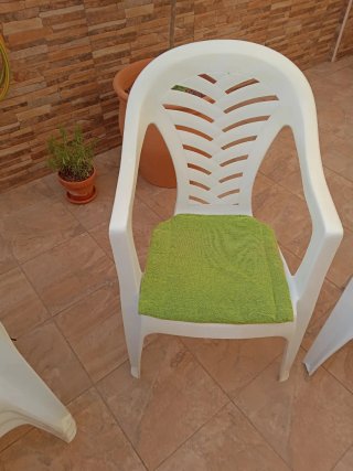 Sillas y mesa de jardín