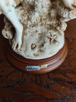 Escultura Giuseppe Armani Niño Caracola