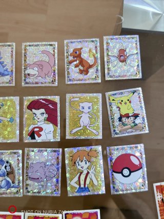 Cromos Pokémon Variados