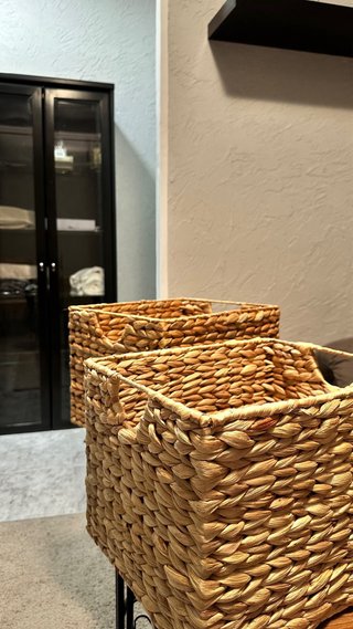 Cestas de mimbre y madera (2 unidades)