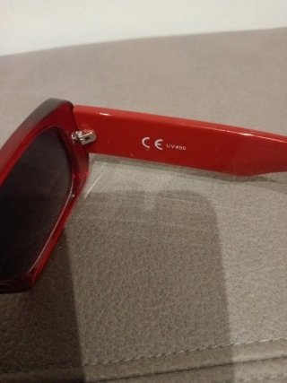 Gafas de sol rojas UV400