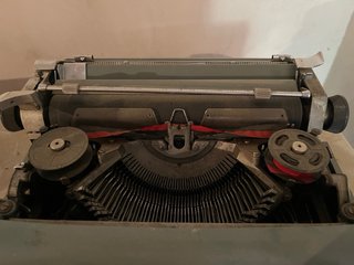 Máquina de escribir Olivetti antigua