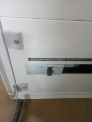 Armario Eléctrico con Elementos
