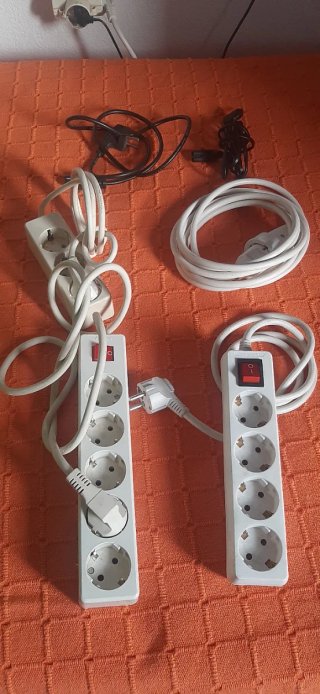Regletas de enchufes.