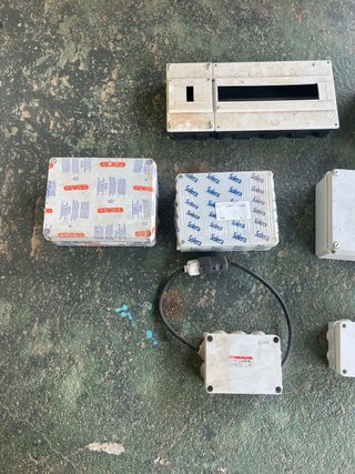 Lote Cajas Eléctricas Varias