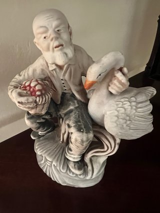 Figura antigua de porcelana