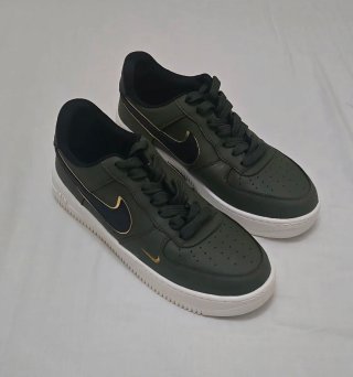 Nike Air Force 1 Verde y Dorado