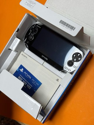 PSVita OLED Edición Invizimals 3G/Wi-Fi + Juegos