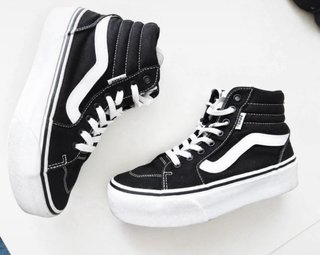 Vans Plataforma Negras y Blancas