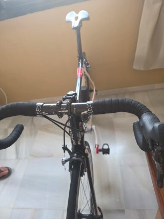 Bicicleta de carretera Focus