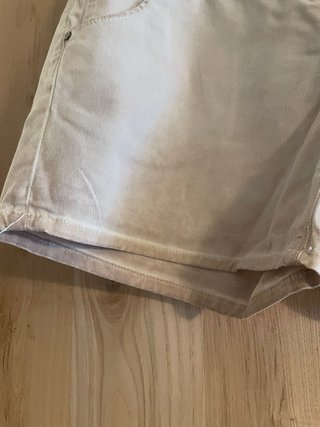 Pantalón corto beige