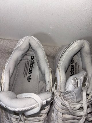 Zapatillas Adidas plateadas y blancas T38