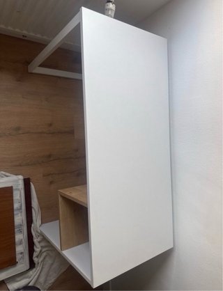 Escritorio blanco y madera