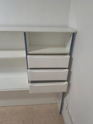 Cabecero de cama blanco y azul