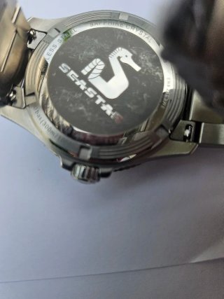 Tissot Seastar GMT Zafiro Negro y Verde