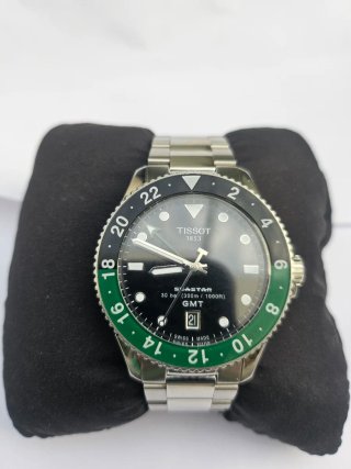 Tissot Seastar GMT Zafiro Negro y Verde