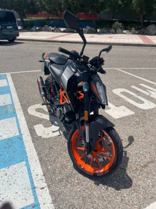 KTM 125 Duke 2021 Negro/Naranja