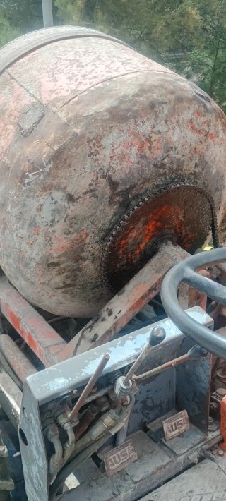 Hormigonera Dumper Ausa DH 150