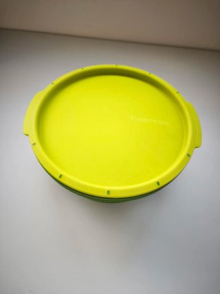 Vaporera Tupperware Verde y Amarilla Nueva