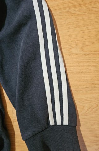 Sudadera Adidas Negra con Rayas Blancas