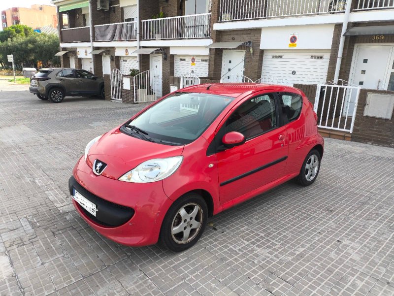 Peugeot 107 2008 - foto 1