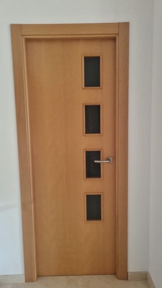 Puerta madera haya chapada (6uds)