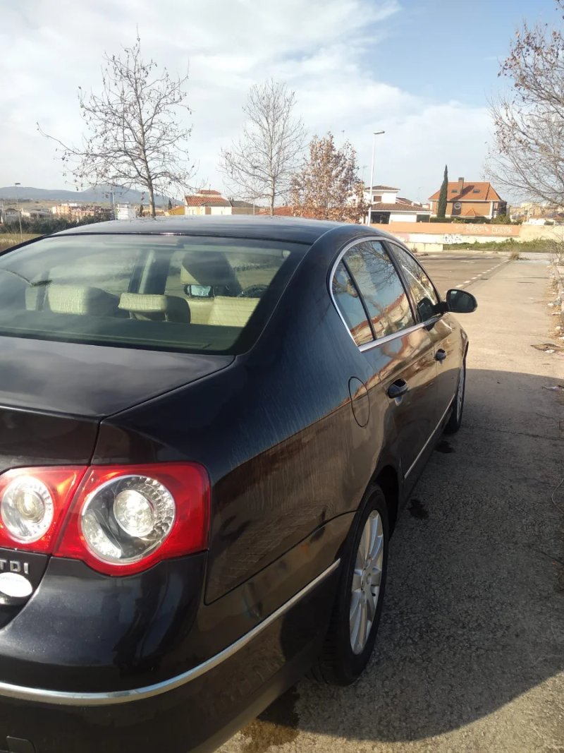 Volkswagen Passat 2005 - foto 1