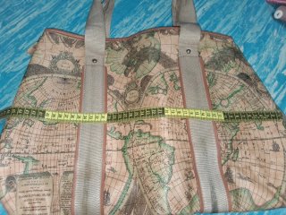 Borsa con stampa mappa del mondo