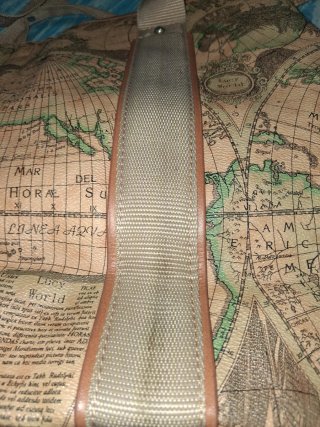 Borsa con stampa mappa del mondo