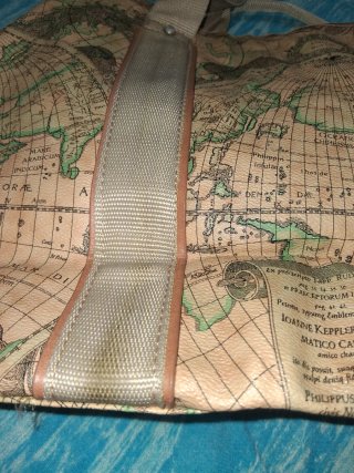 Borsa con stampa mappa del mondo