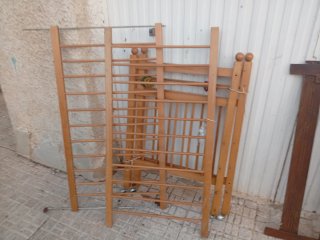 Cuna de madera grande para bebé