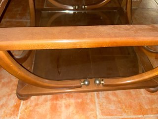 Mesa de centro de madera y cristal