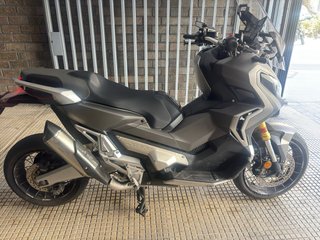 Honda XADV 750 Negra/Gris