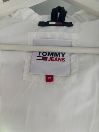 Cazadora Tommy Hilfiger Blanca talla un poco más