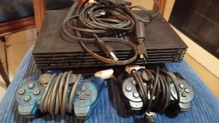 PlayStation 2 con 2 mandos