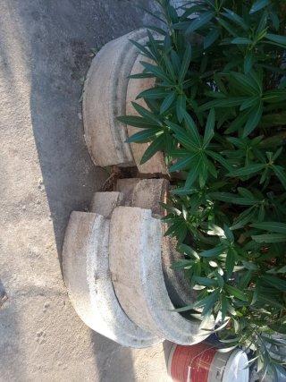 Bordillos blancos para jardineras