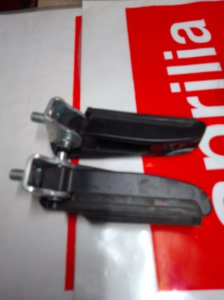 Reposapiés Piaggio 125cc