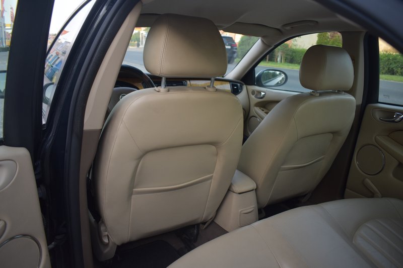 Jaguar X-Type 2004, foto 11
