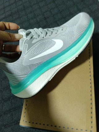 Zapatillas Nike Grises y Turquesa