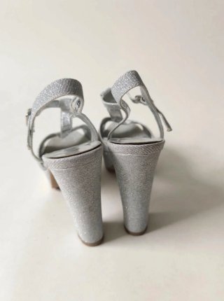 Zapatos de tacón plateados Diana Talla 36
