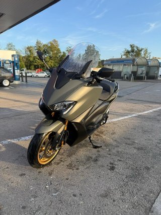 Yamaha Tmax 560 Tech Max Gris/Dorado
