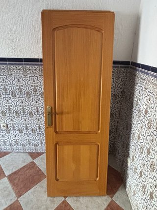 Puerta de madera interior