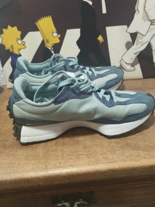 New Balance 327