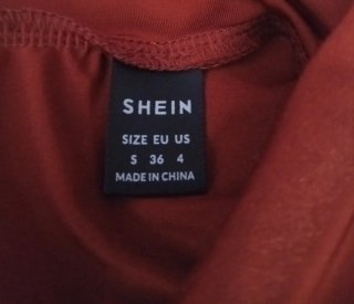 Camiseta Shein marrón satinado