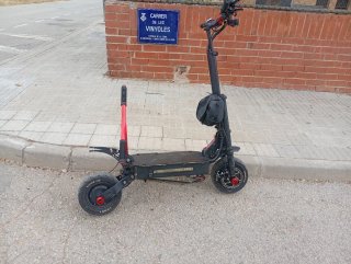 Patinete Eléctrico Negro con Luces LED