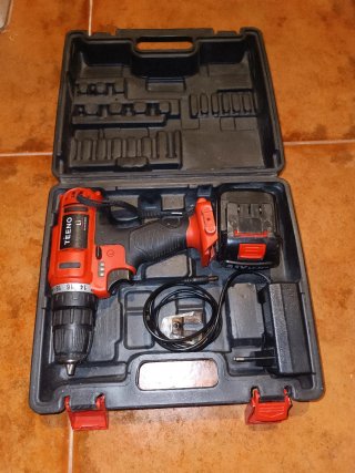 Taladro Atornillador 21V con Maletín para reparar