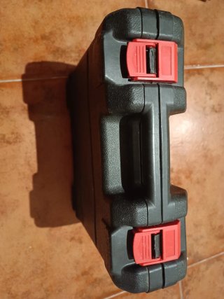 Taladro Atornillador 21V con Maletín para reparar