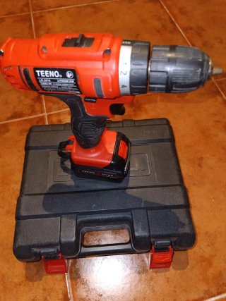 Taladro Atornillador 21V con Maletín para reparar