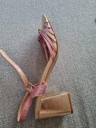 Sandalias Mary Paz tacón oro y rosa T39