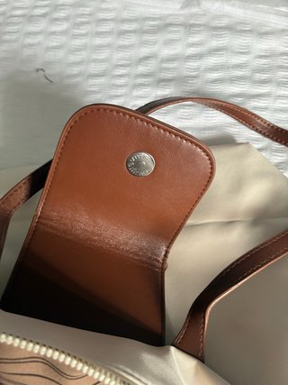 Bolso  Beige Nuevo con Monedero